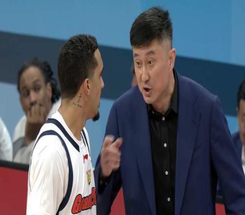 央视直播！今晚735，粤沪焦点大战，杜锋要复仇，胡明轩支棱起来