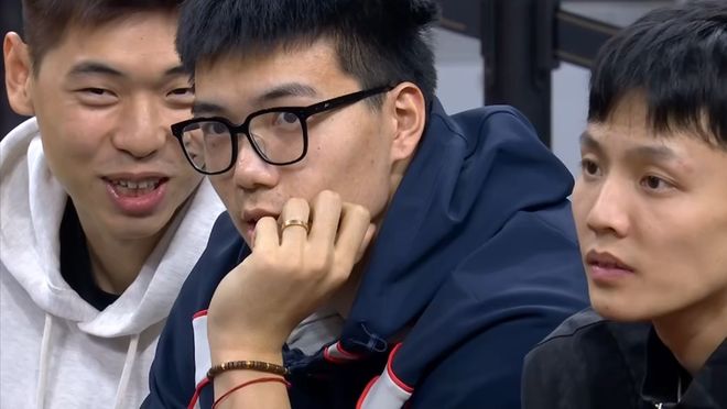 CBA：胡明轩7分五连胜，队友32+11爆发，萨姆纳6失误五犯离场