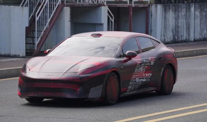 方程豹首款轿车“镁”曝光！纵置DMO+电四驱，或20万起售