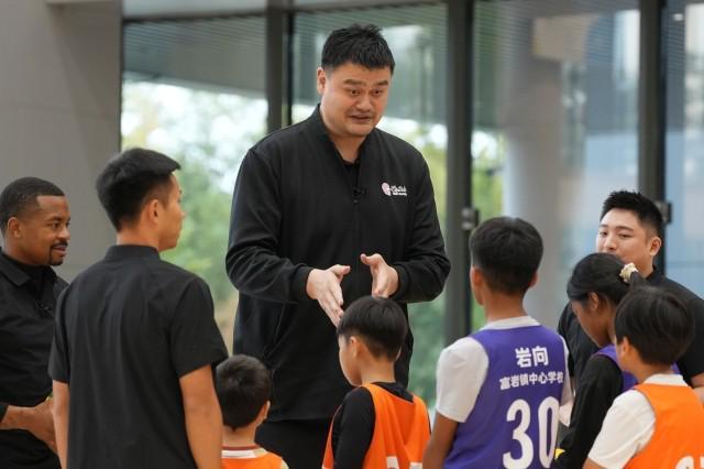 姚明将传递米兰冬奥会火炬