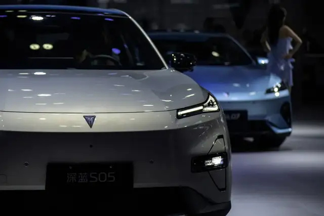 续上新弹药,深蓝汽车猛踩油门