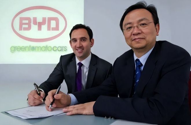 方程豹钛7预告图发布：外观硬朗，内饰怀挡