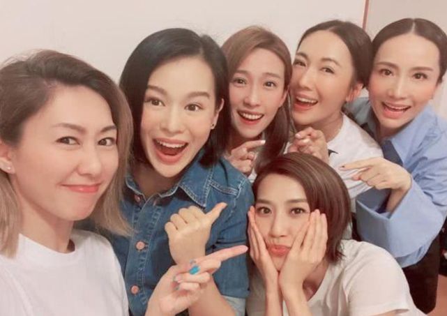 胡定欣生日与胡杏儿李施嬅等相聚吃饭 姚子羚在内地拍戏隔空参加