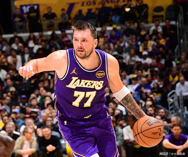 湖人119-115险胜76人，里夫斯创79年纪录登顶队史第一