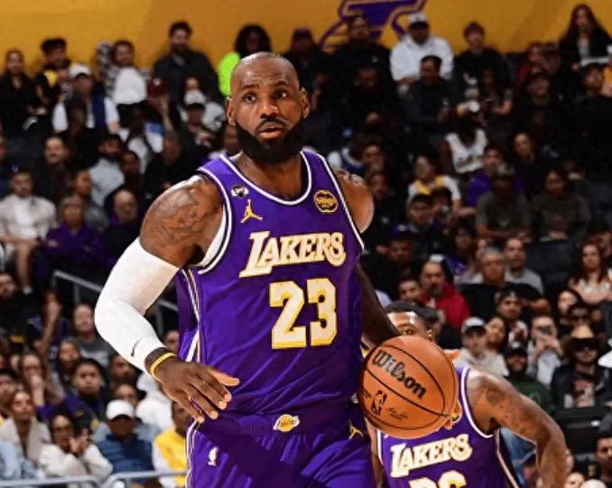 逆转！湖人119-115费城，谁是本场比赛的功臣，数据不会说谎！