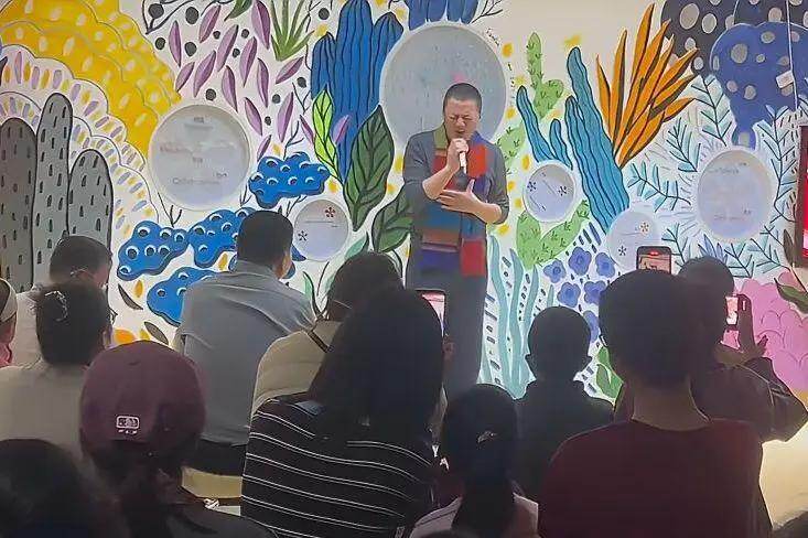 嫣然天使儿童医院举办年会，李亚鹏几度哽咽：我想我们应该可以渡过难关