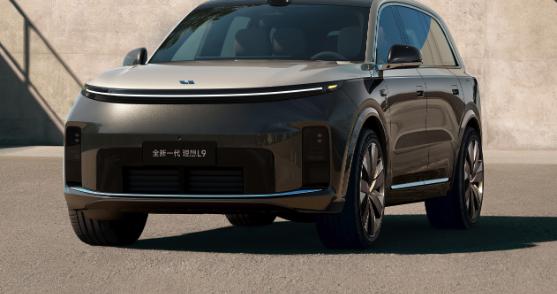 新一代理想L9官图发布，李想强调其为“具身智能机器人”