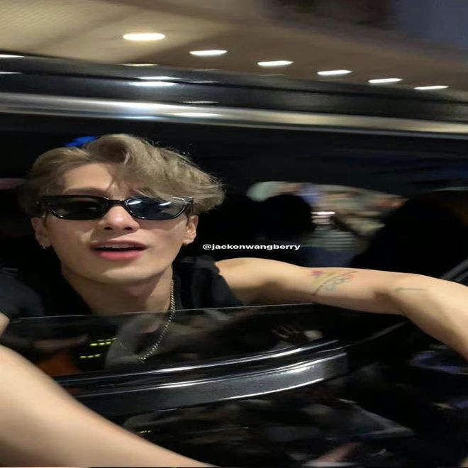 王嘉尔官宣世界巡演已定档，狠狠期待住了！