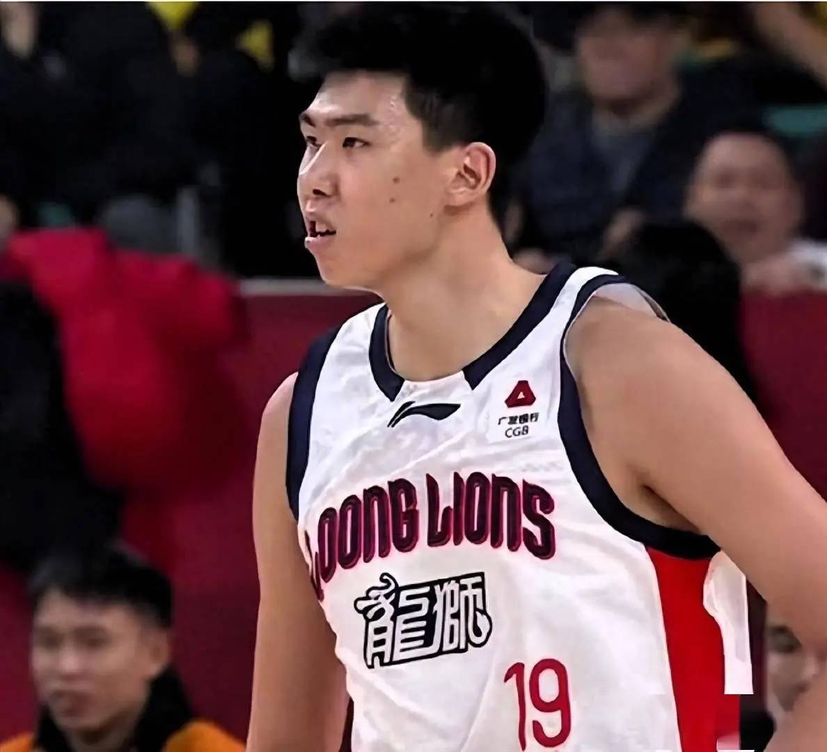 篮板联盟第1！盖帽联盟第1！从杜锋弃徒到顶级国产中锋，你太争气了