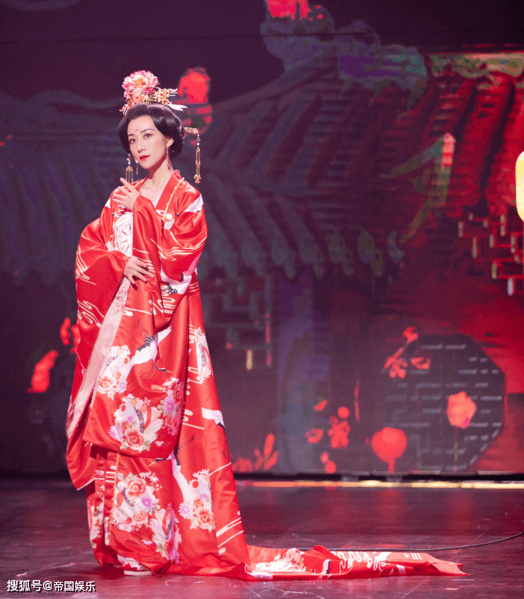 6年前央视也选过四大美女，佟丽娅扮貂蝉，比袁冰妍更出色