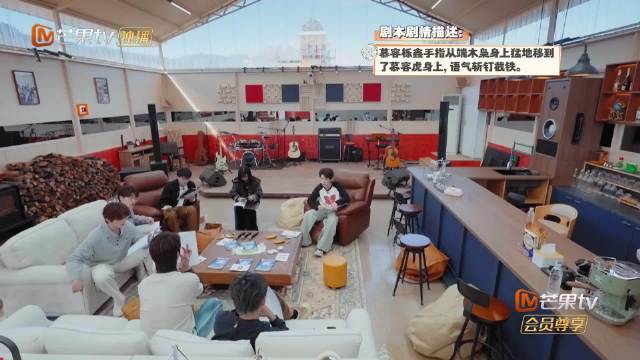 虎吉一声声爸爸喊得甜，远远应声秒接梗，这父子之争主打一个乐此不疲