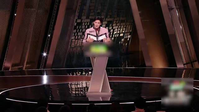 向佐自嘲原生家庭问题，称起点太高只剩下降路