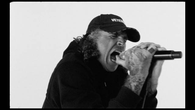 澳大利亚金属核乐队THE AMITY AFFLICTION将发新专辑《纸牌屋》，主唱Joel Birch谈母亲创伤