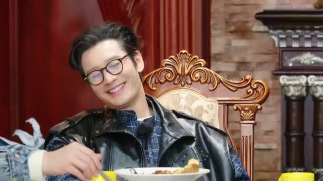 黄晓明自曝曾游泳忘穿泳裤！光着屁股就出去了 这真是太社死了