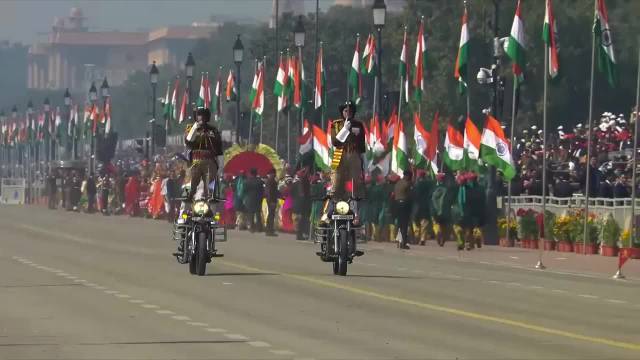 掌握阅兵核心科技！印度大阅兵摩托车表演！