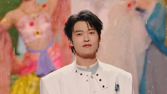 魏大勋《画影流年》舞台 在大勋歌声里感受东方美学 中国网络视听盛典