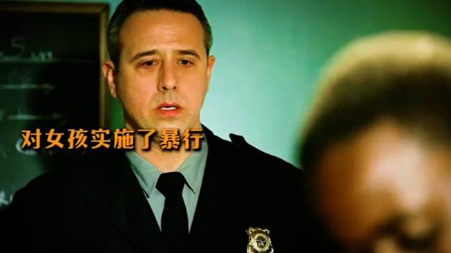 跨年电影《教父》片段引热议，侵犯女儿情节引关注