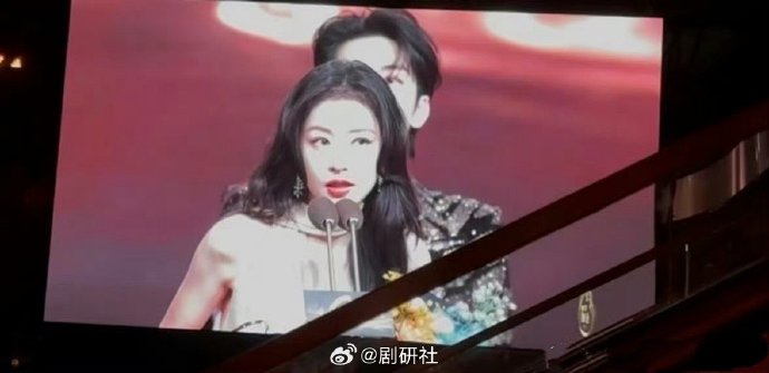 张天爱和周雨彤是怎么认识成为好朋友的？她们私下关系有多好？