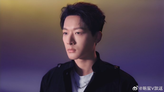 奥迪为张晚意林允希林娜依高三人分别打造了怎样的时尚造型？