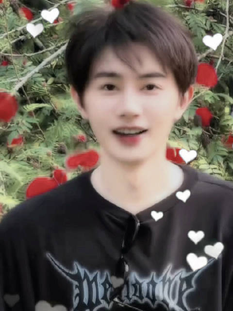 王佑硕发文表白粉丝，称爱意藏不住