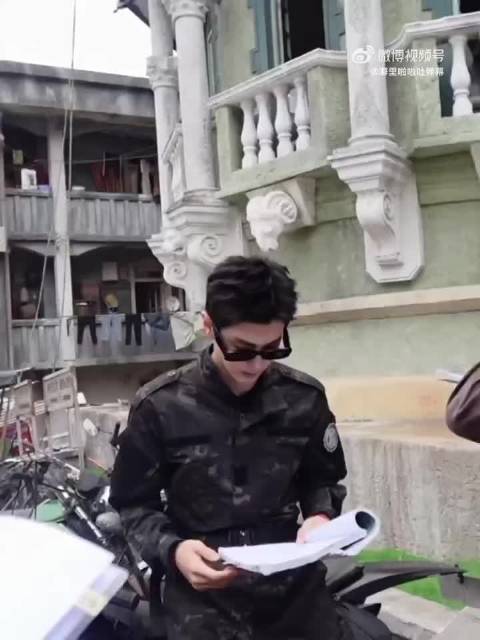 陈哲远新剧路透造型神似李瓒引回忆