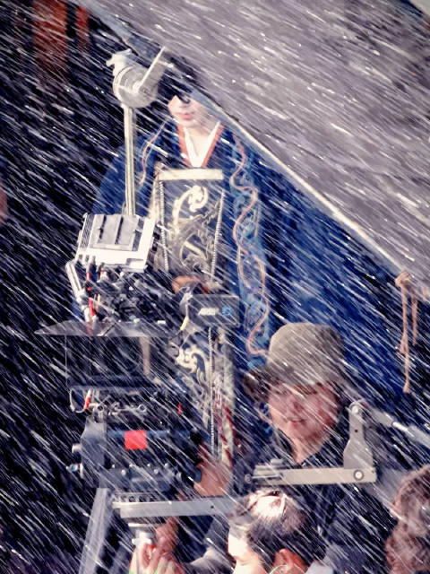 “人，咪的世界一直下雨，咪处理不好”真的好喜欢这个武将朝服