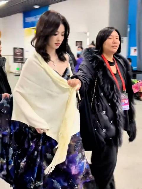 微博之夜后台众星互动，白鹿卢昱晓李冰冰黄晓明倪妮高叶等打招呼