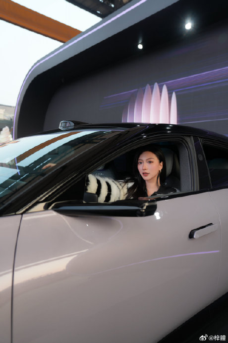 奥迪E5 Sportback的新年MV正片内容具体会如何呈现音乐与科技？