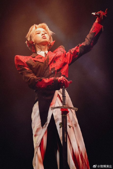 华晨宇深圳演唱会深情告白引爆全场