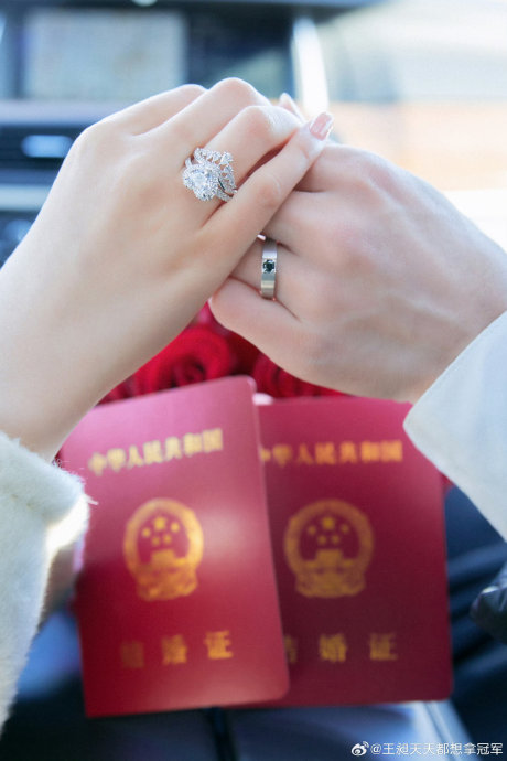 王昶钱天一结婚，梁伟铿现场送戒指