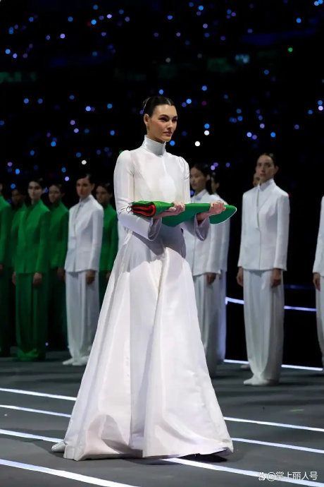 莱昂纳多·迪卡普里奥过往的恋爱模式和维托利亚的恋情有什么不同？