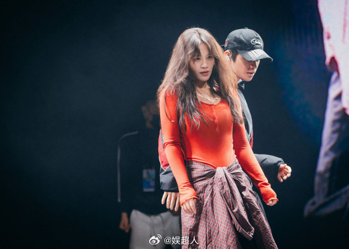 马思纯黄明昊母子变舞伴！热舞《没有明天》引爆现场尖叫