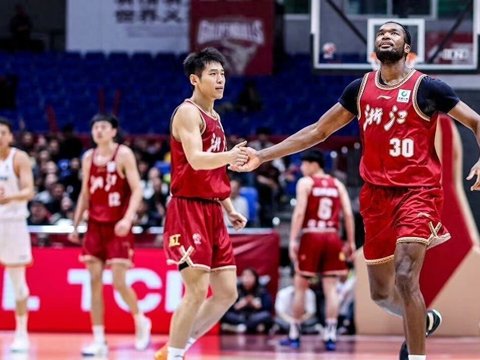 郭艾伦缺席，上海大胜广州！张镇麟9中1狂打铁，王哲林破万分大关