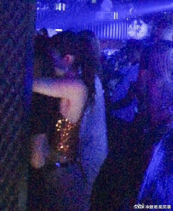 维托利亚·塞雷蒂与莱昂纳多的恋情有官方确认吗？