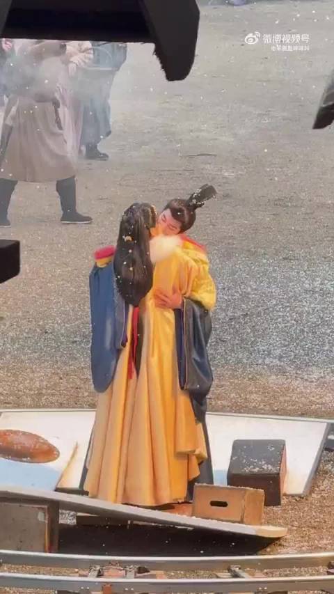 田曦薇、闫桉《嫁金钗》吻戏路透来了