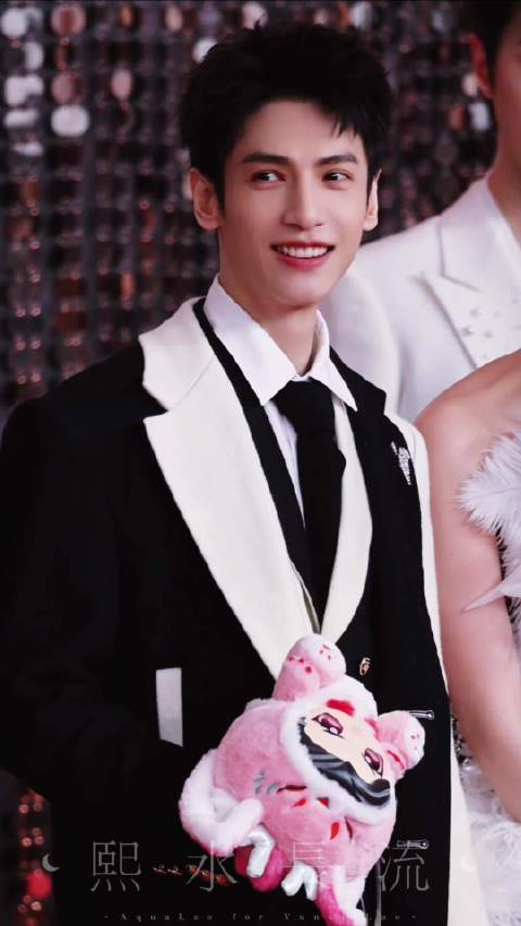 lyx罗云熙lyx罗云熙剥茧lyx罗云熙齐思哲