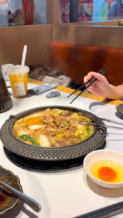 大连零下10度市民外出就餐消费，寿喜锅88元一家四口享用