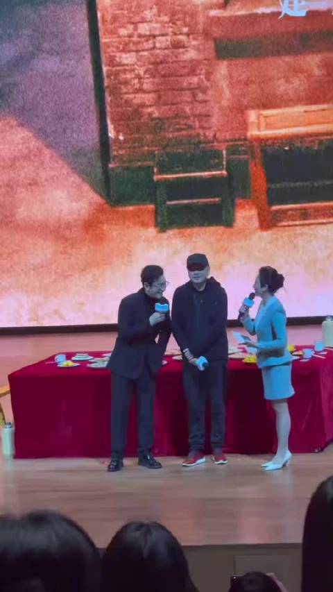 小城大事线下见面会上，主持人现场教黄晓明学温州话，你能听得懂吗