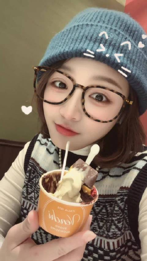 愿年年都安稳，步步皆精彩，所行之路繁花盛开年年岁岁，步步生花