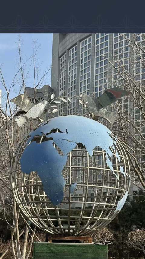 朝外五点暮色交响，车流楼影勾勒京城诗意