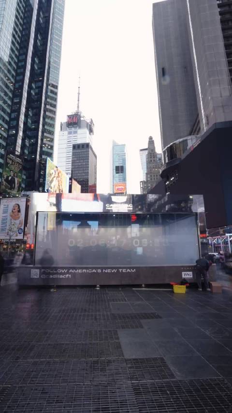 凯迪拉克车队纽约时代广场设展，2月8日超级碗揭晓2026赛季涂装