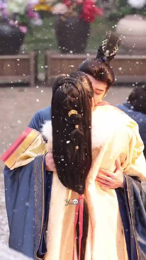 田曦薇闫桉《嫁金钗》雪中吻戏路透曝光