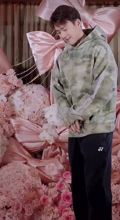 恭喜啊，真的是俩个漂亮的孩子，以后要好好的过，稳稳的幸福，而