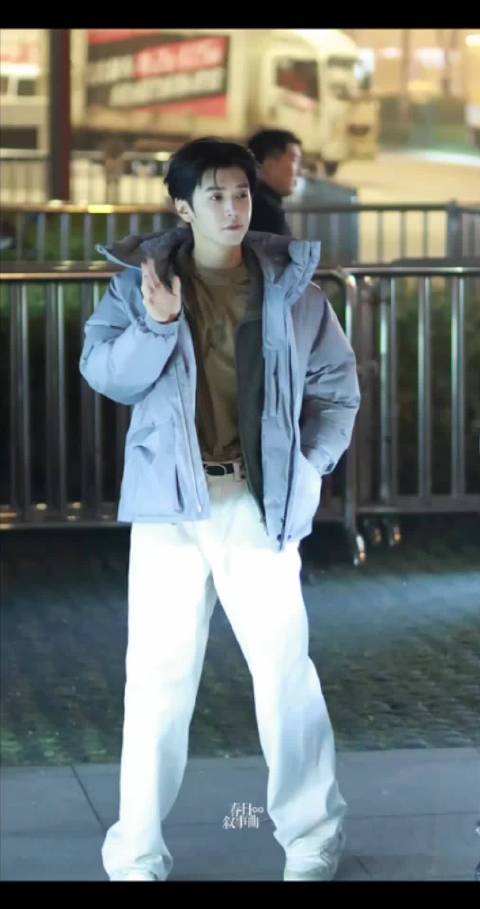 请大家多多支持青年演员陈哲远，向全世界安利陈哲远