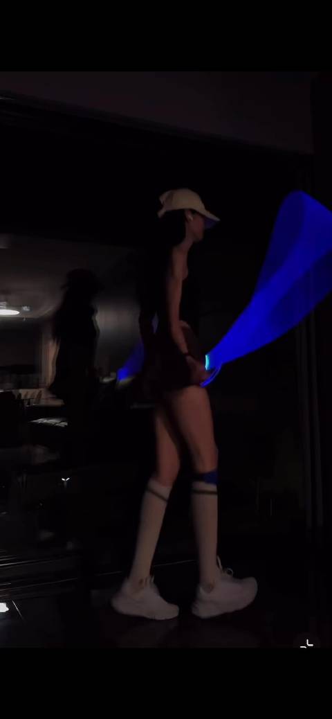 女孩展现帅气风采引网友称赞