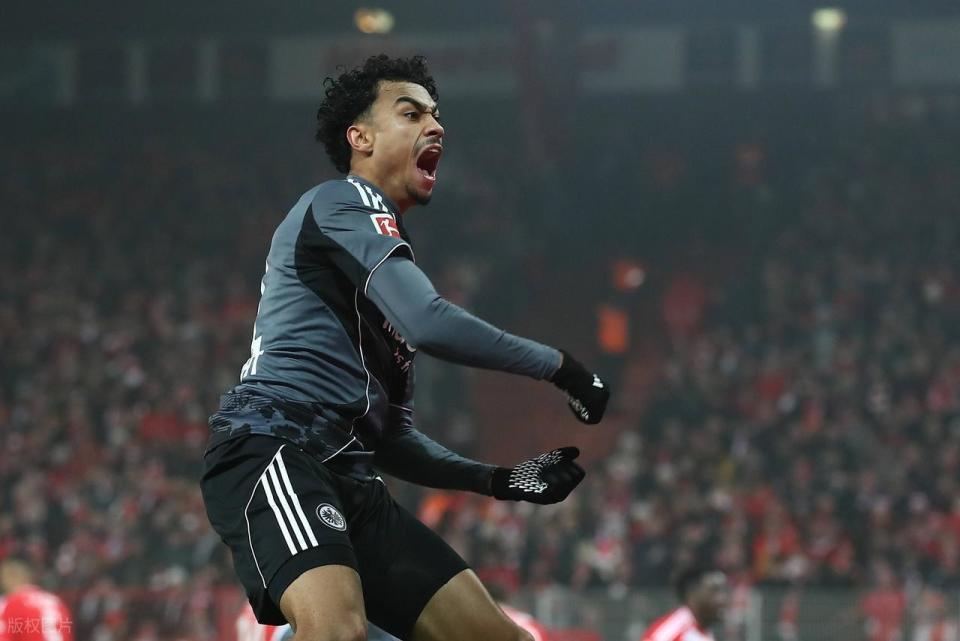 1-1，仅27%的控球率仍不输，德甲第9逼平法兰克福，终结2连败