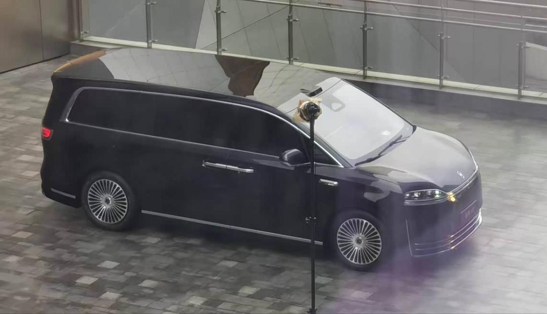 鸿蒙智行产品矩阵终于揭开了最神秘的拼图——智界V9的完整面貌