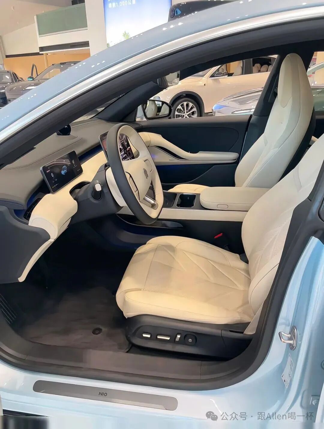 新能源淘汰赛\"开打\"!蔚来,小鹏销量腰斩,比亚迪\"一家独大\"