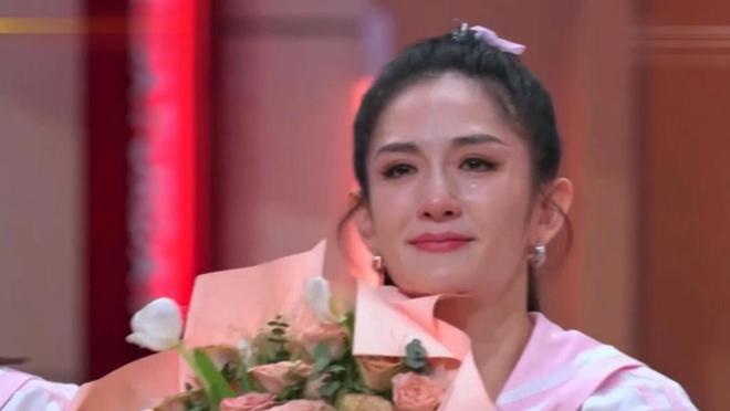 你好星期六：何炅谢娜哭着拥抱，泪流满面，有一种友情叫何炅谢娜