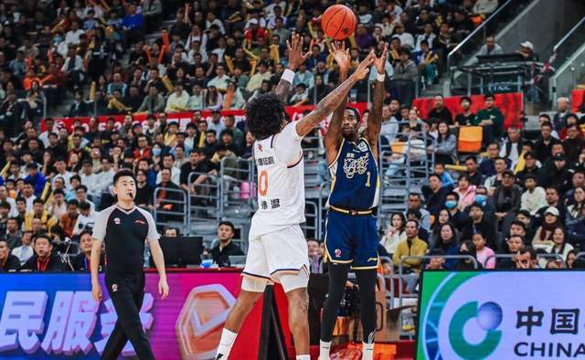 央视直播!上海VS广东胜券在握,五位国手同时缺阵,杜锋恐遭淘汰